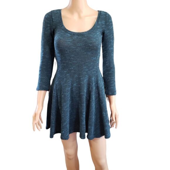American Eagle Outfitters 3/4 Sleeve Knit Fit & Flare Dress Sz XS - Picture 1 of 15